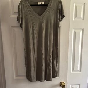 V-Neck Short Sleeve Dress in Olive